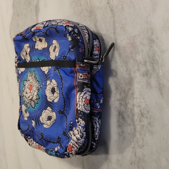 LIKE NEW LeSportsac Collette convertible duffle/crossbody - Picture 11 of 12